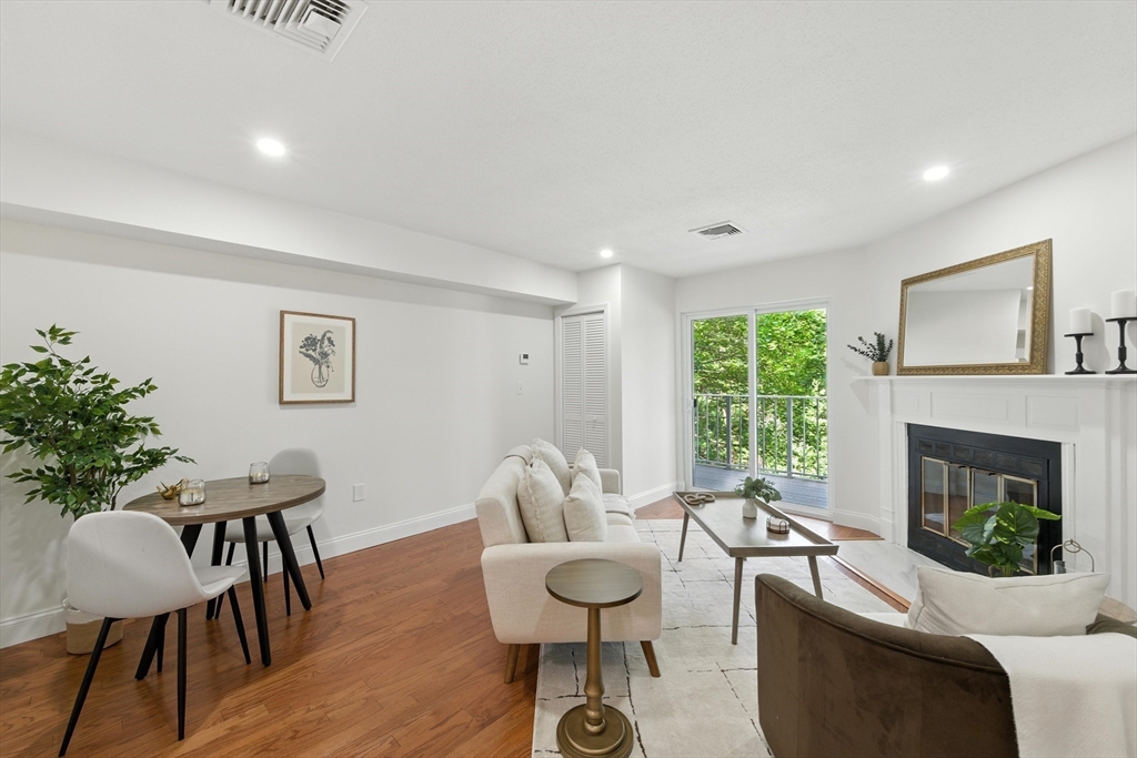 76 Ship Ave # 7