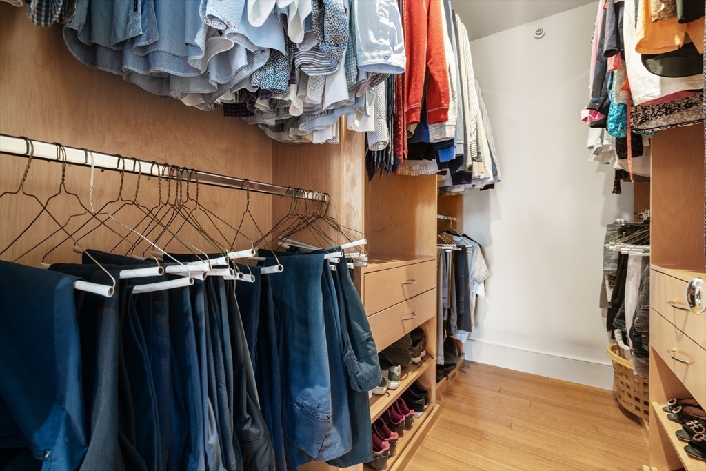 1313 Washington St # 330