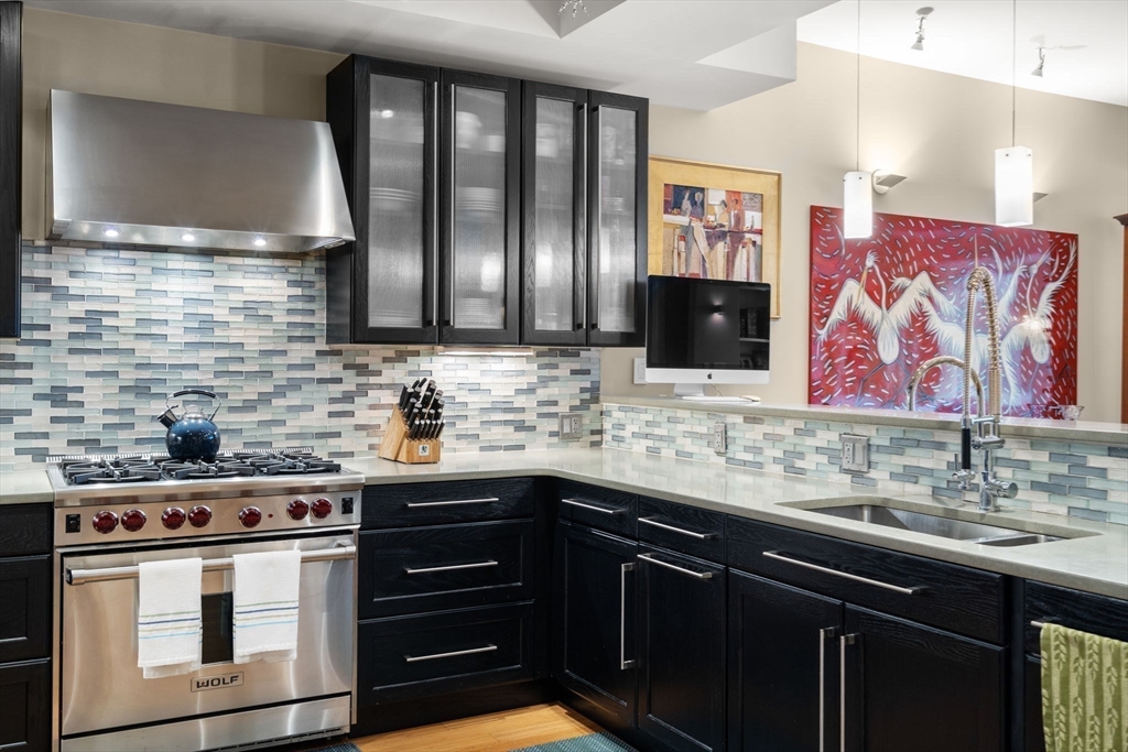 1313 Washington St # 330