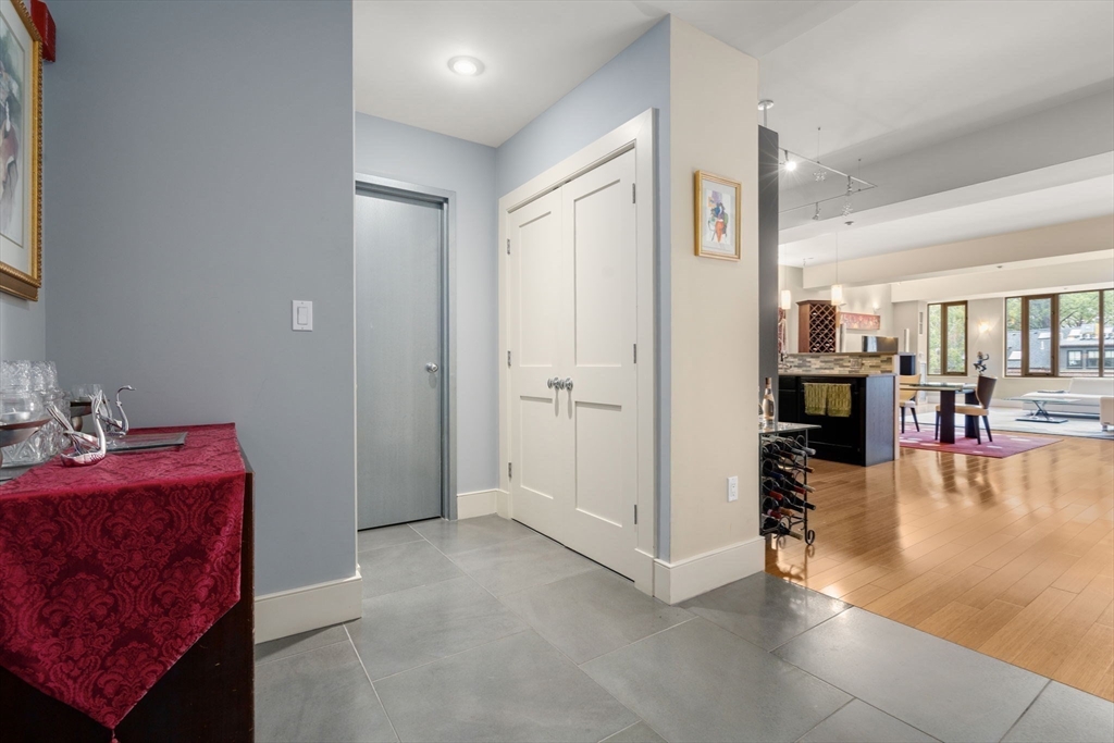 1313 Washington St # 330