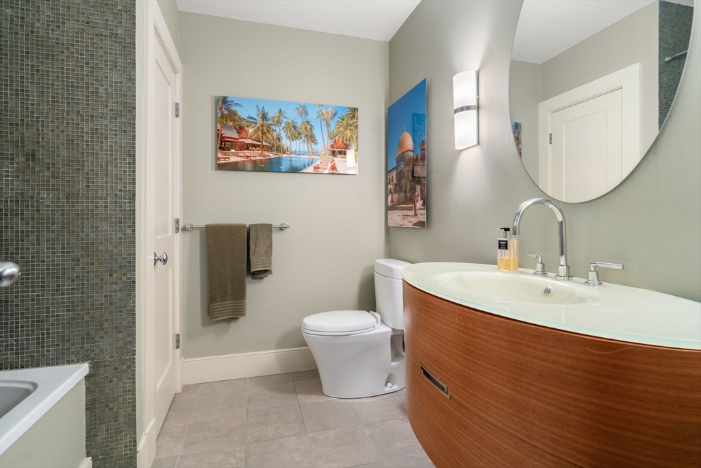 1313 Washington St # 330