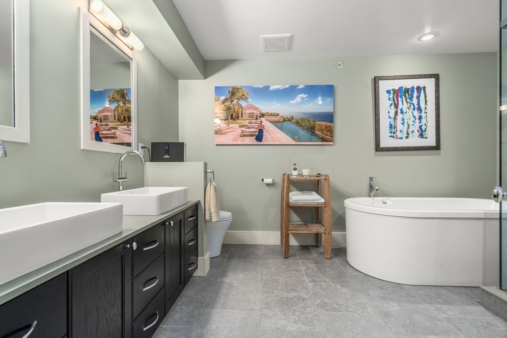 1313 Washington St # 330