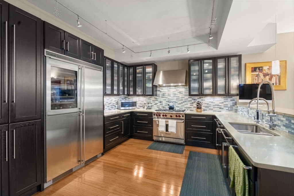 1313 Washington St # 330