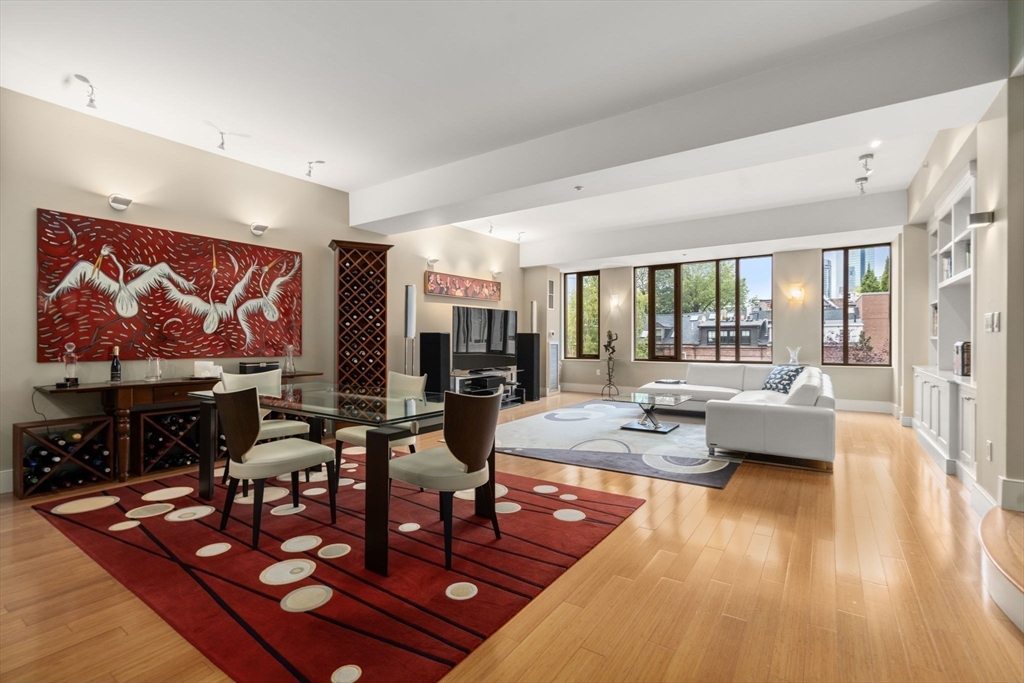 1313 Washington St # 330