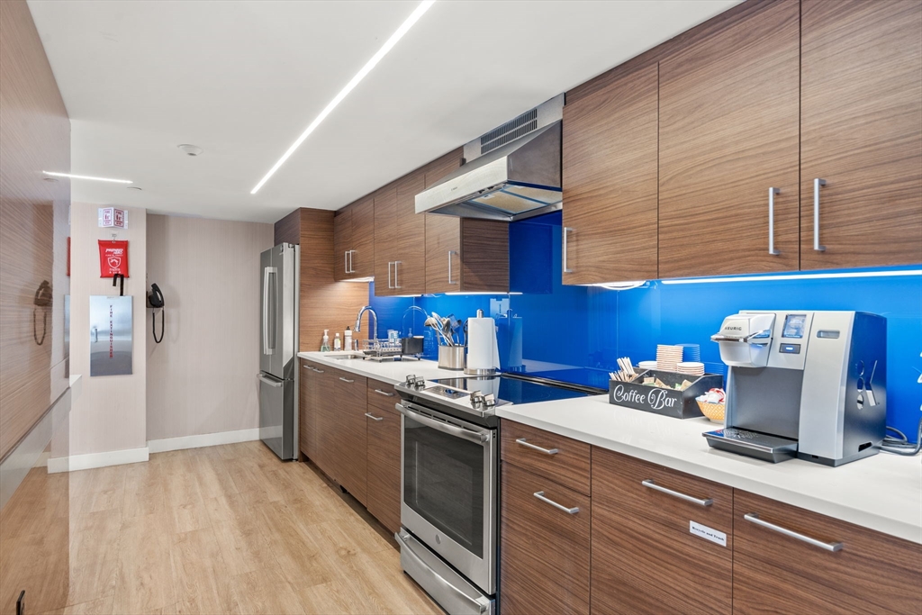 151 Tremont St # 10S