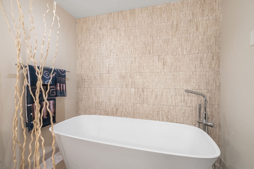 241 Perkins St # C306