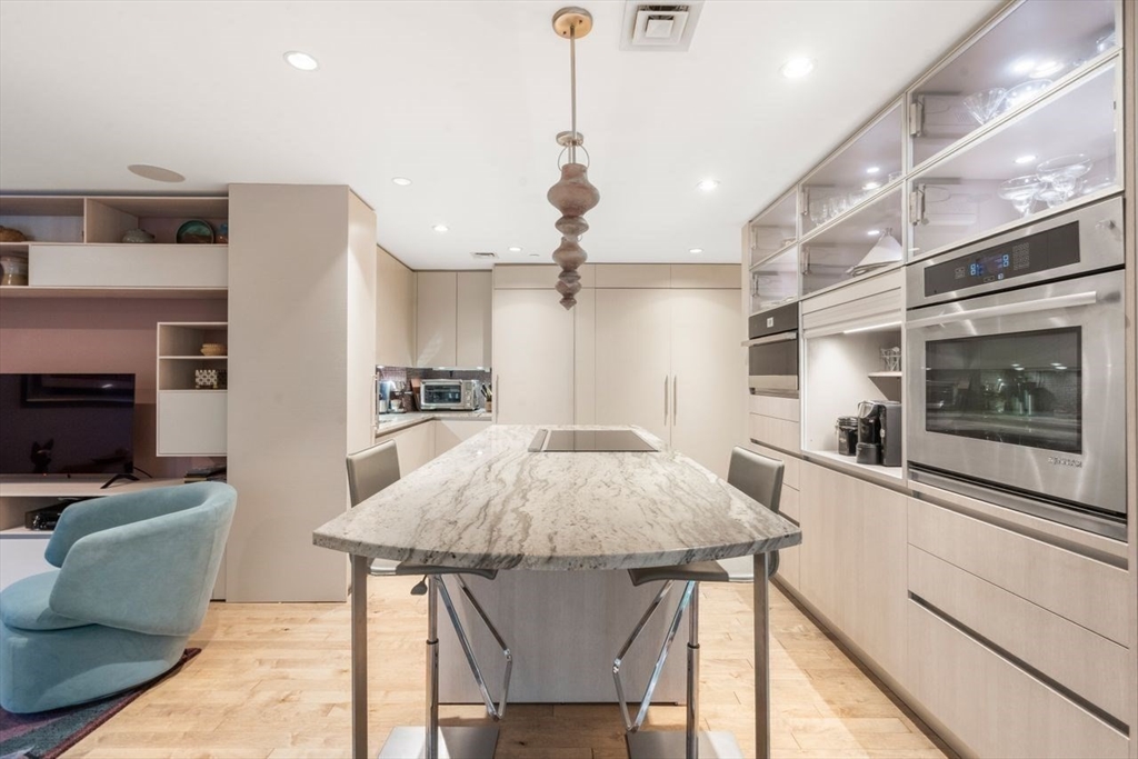 241 Perkins St # C306