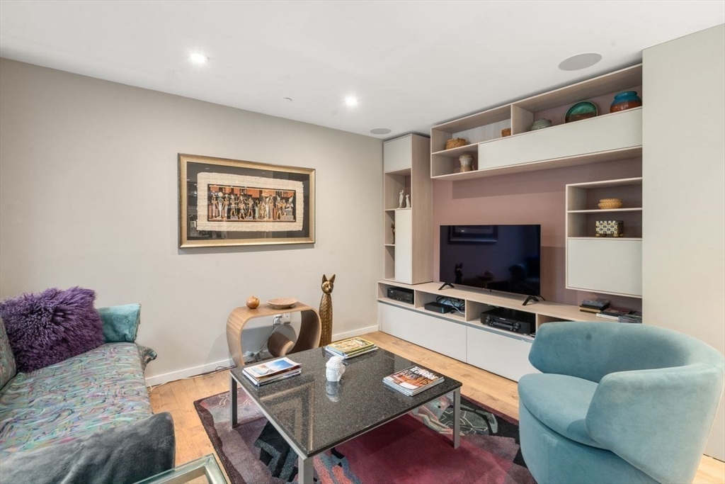 241 Perkins St # C306