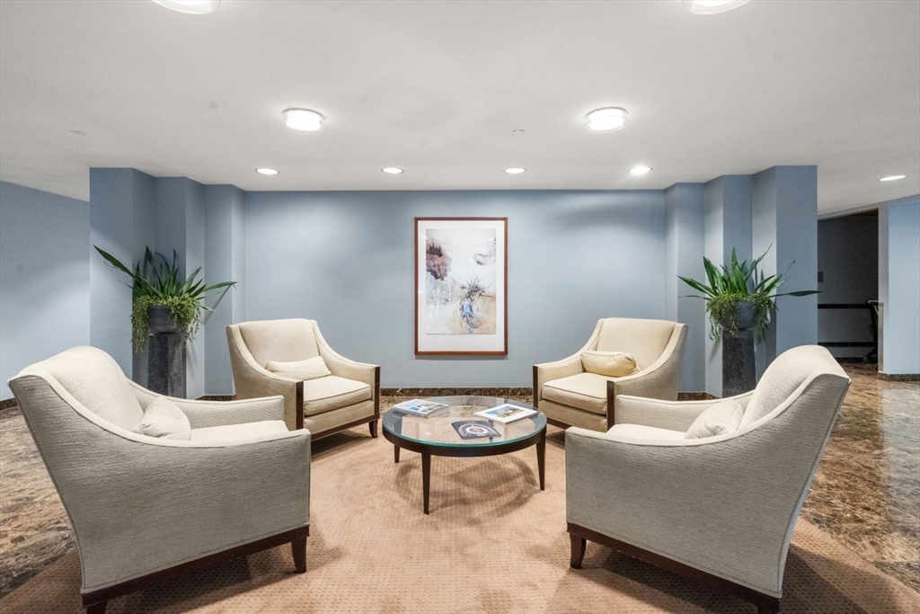 241 Perkins St # C306