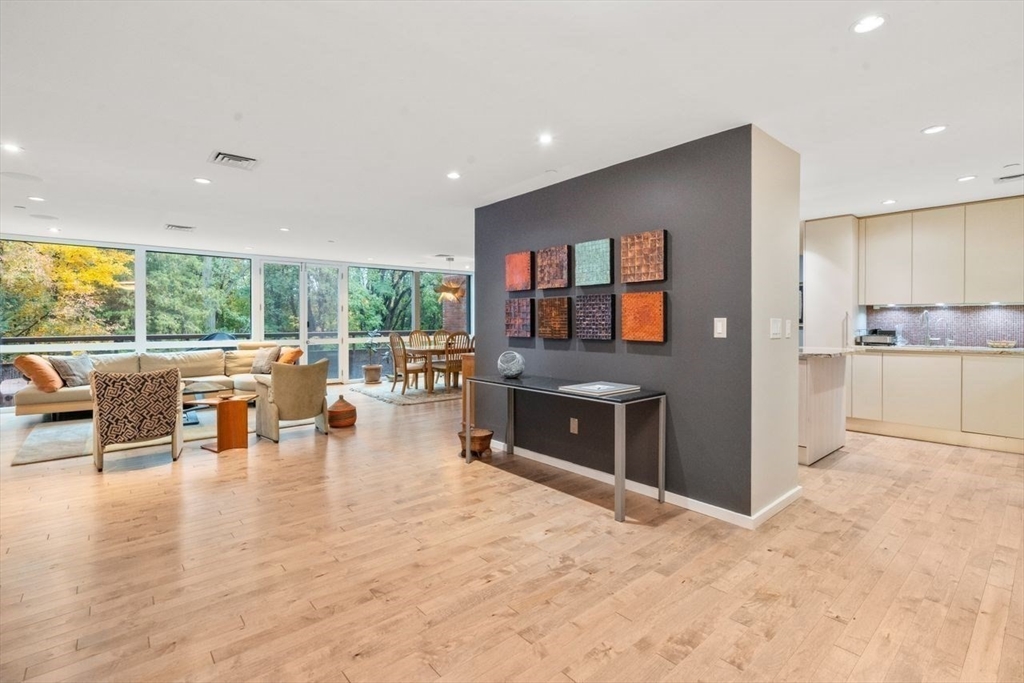 241 Perkins St # C306