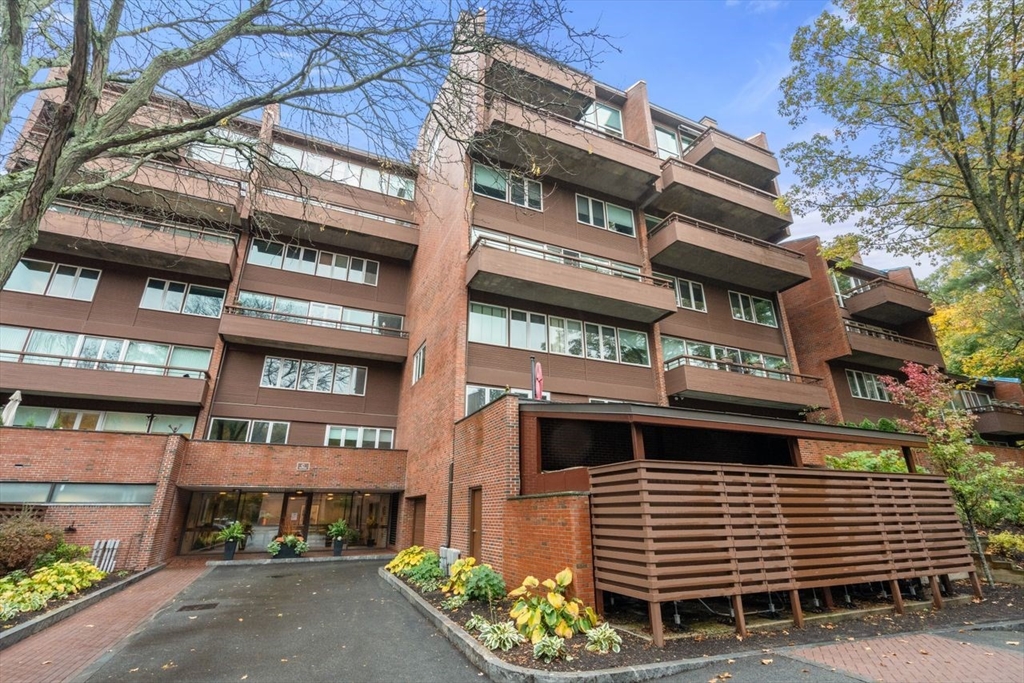 241 Perkins St # C306