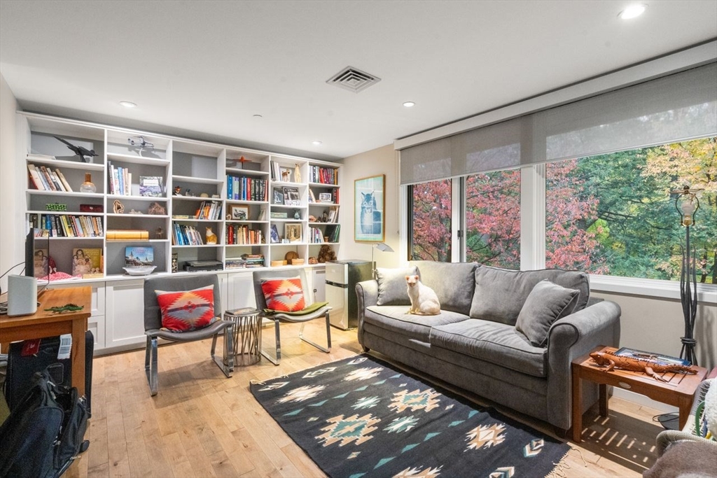 241 Perkins St # C306