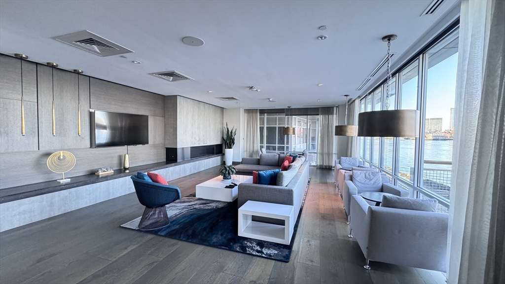 65 Lewis St # 405