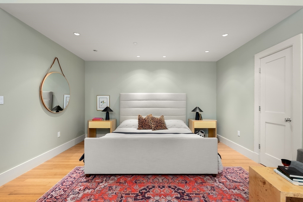 1313 Washington St # 330