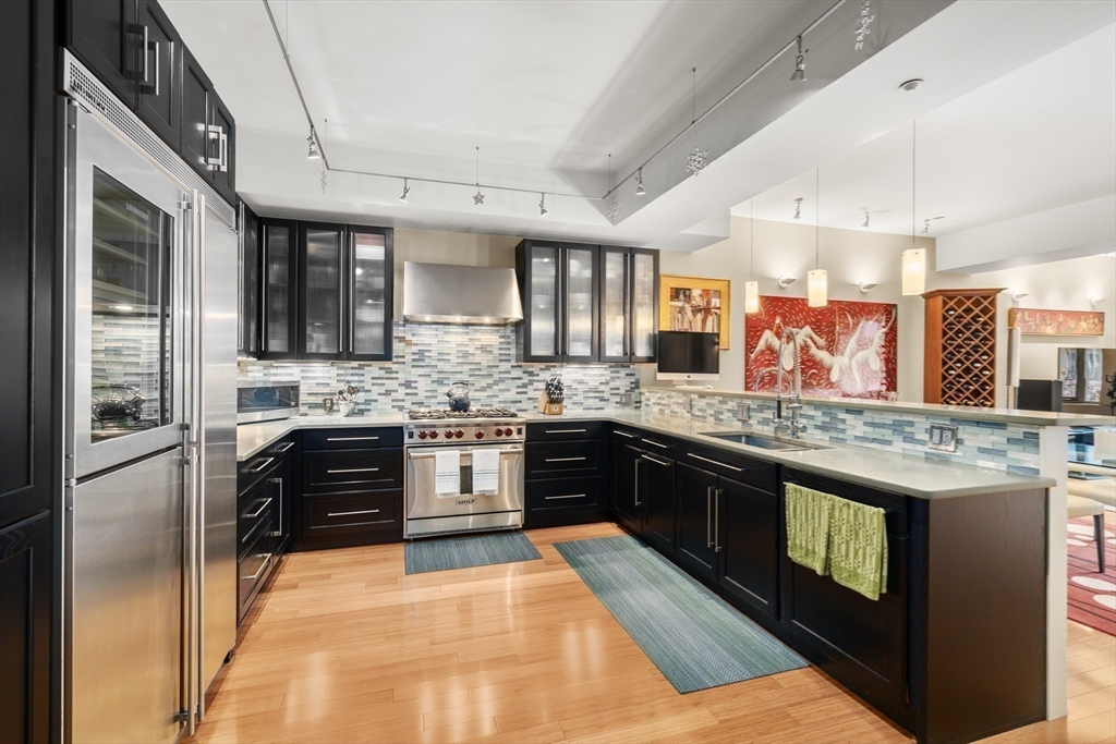 1313 Washington St # 330