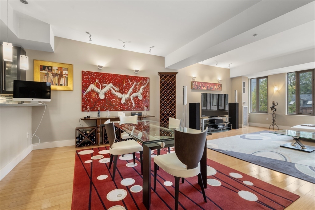 1313 Washington St # 330