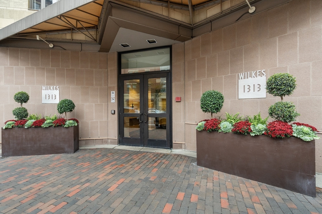 1313 Washington St # 330