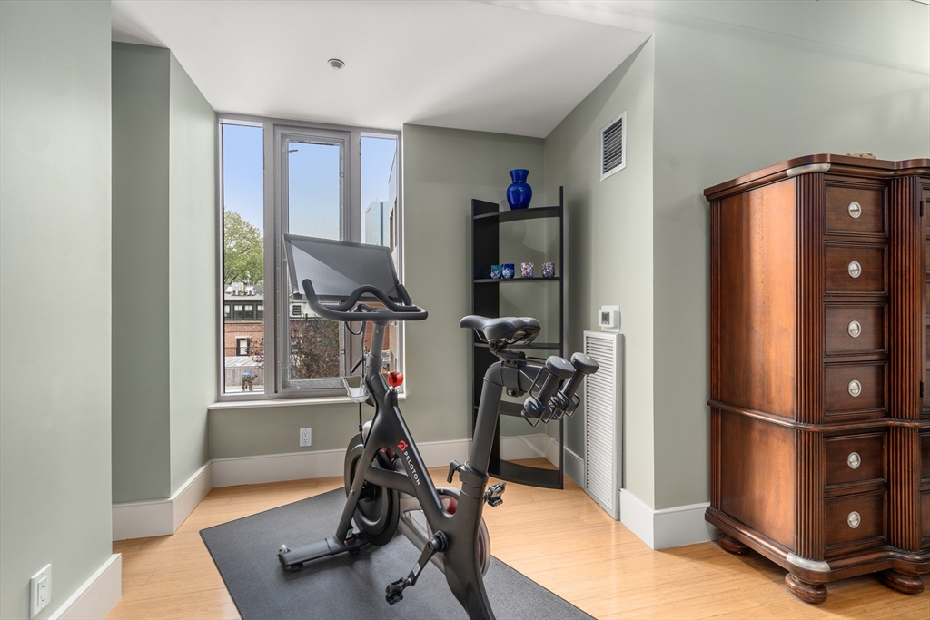 1313 Washington St # 330