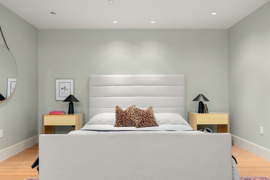 1313 Washington St # 330