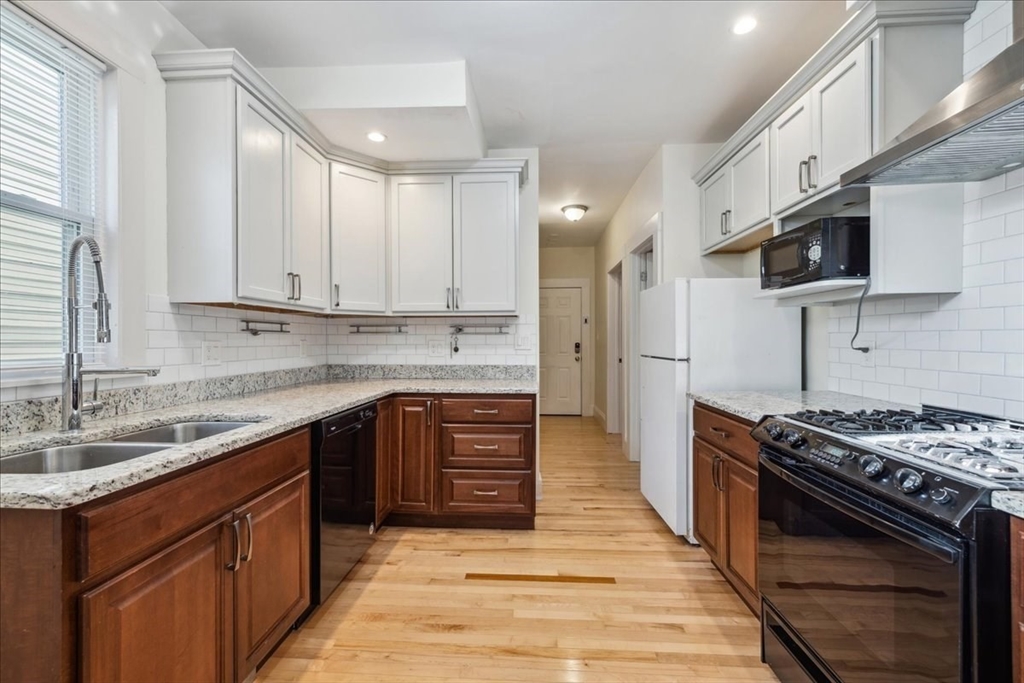 63 Prescott St # 1