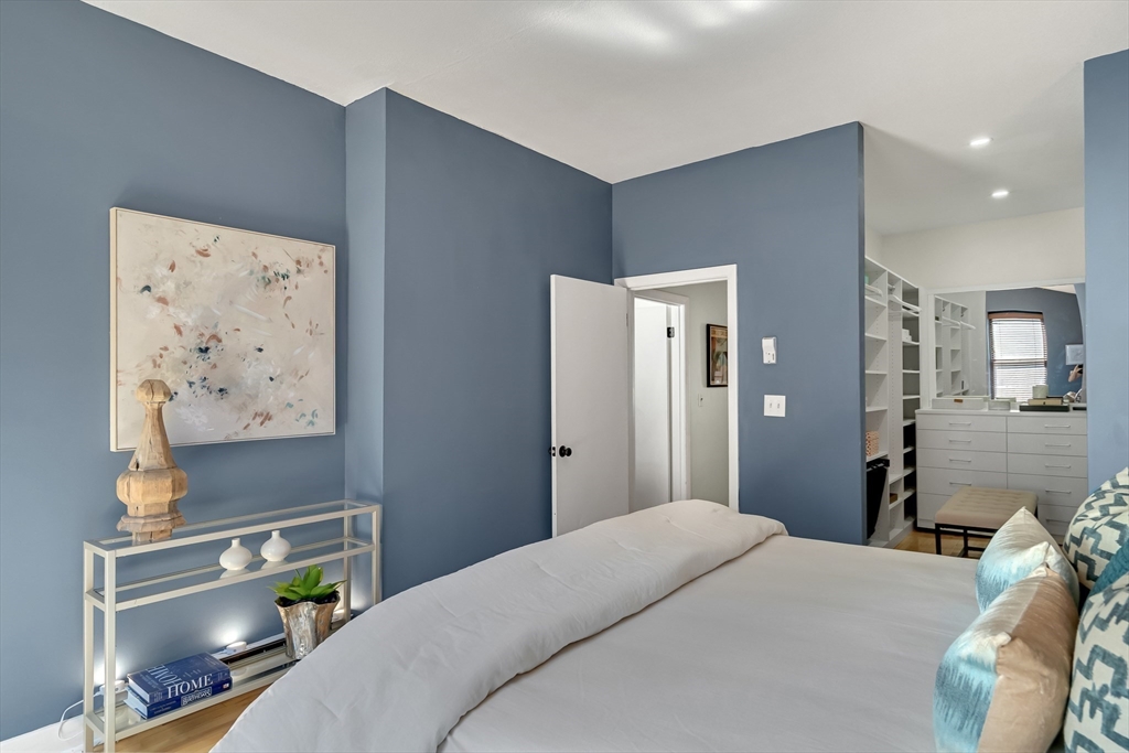 5 Albemarle St # 5