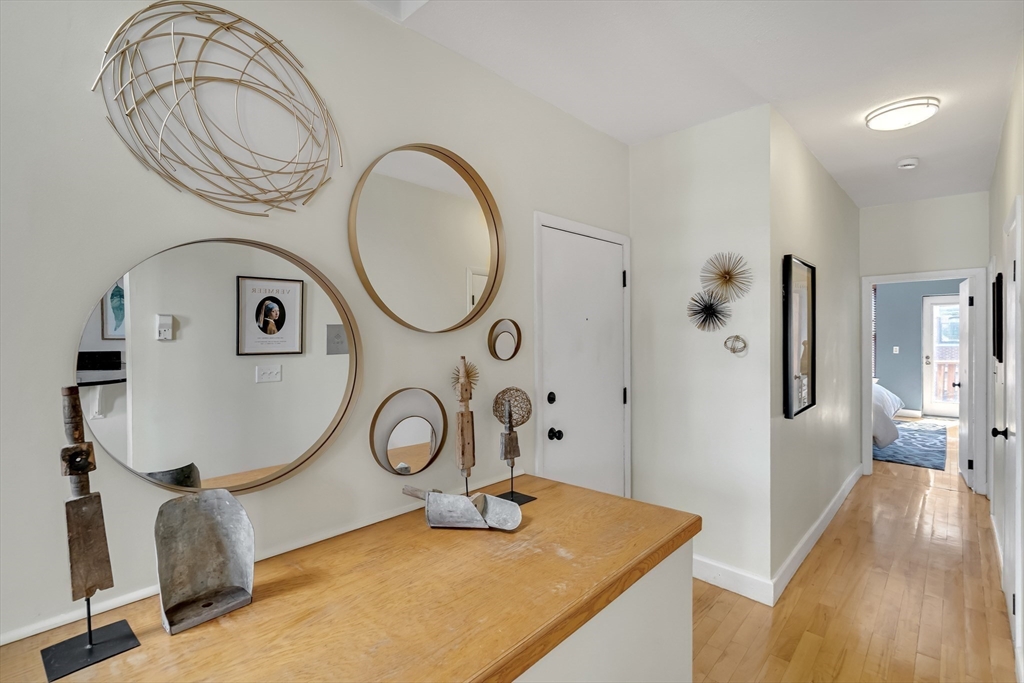 5 Albemarle St # 5