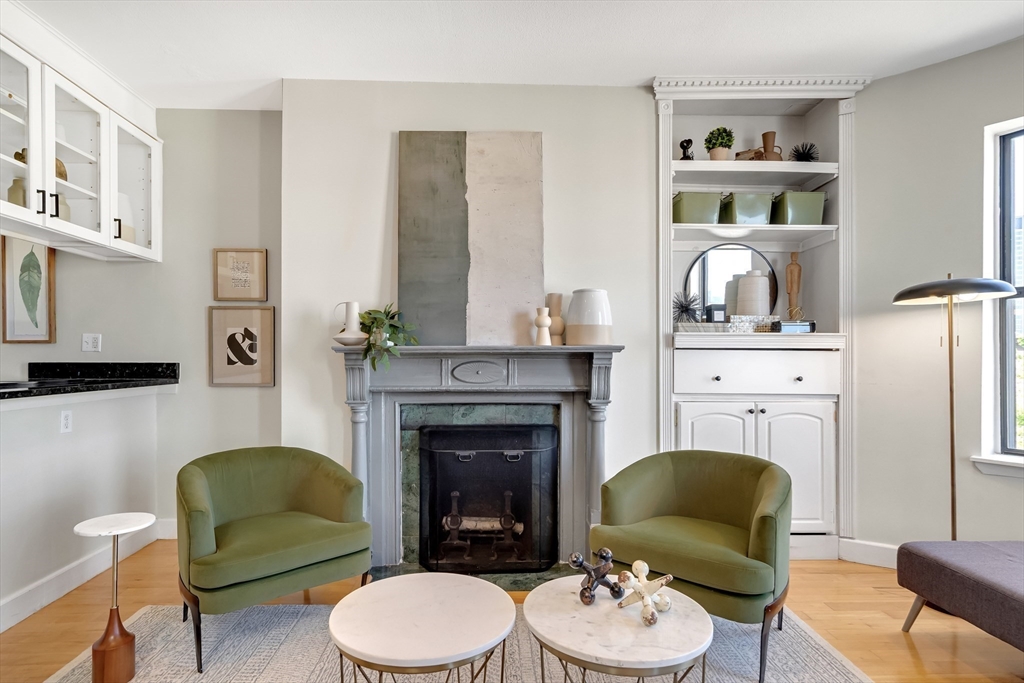 5 Albemarle St # 5