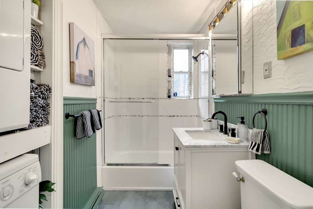 5 Albemarle St # 5
