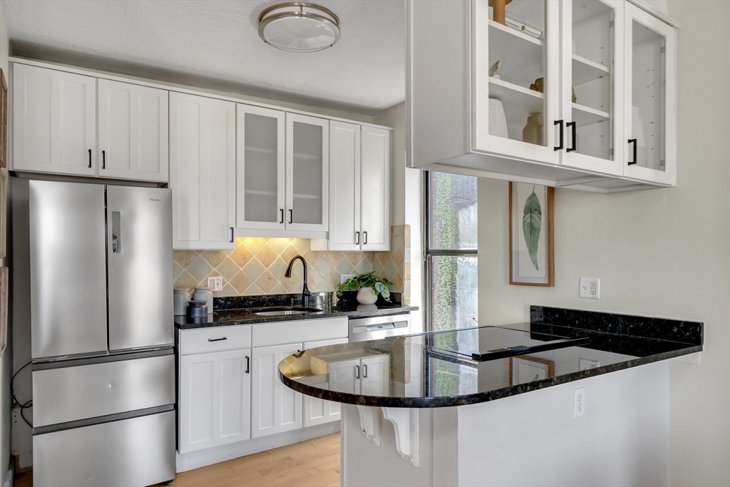 5 Albemarle St # 5