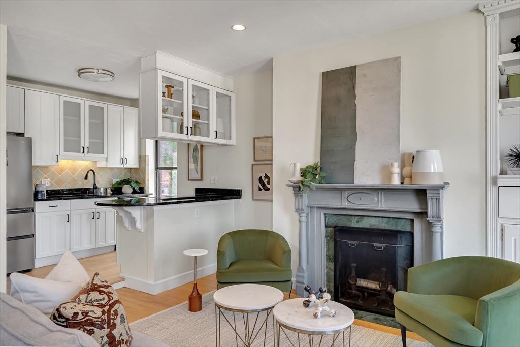 5 Albemarle St # 5
