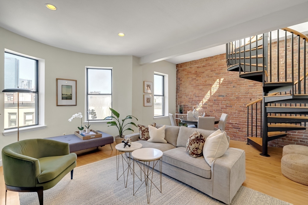 5 Albemarle St # 5