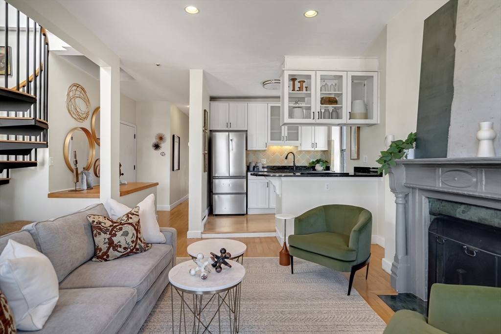 5 Albemarle St # 5