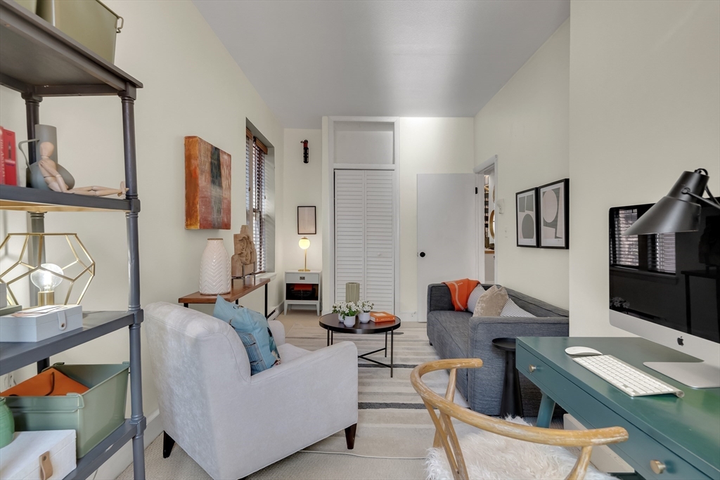 5 Albemarle St # 5