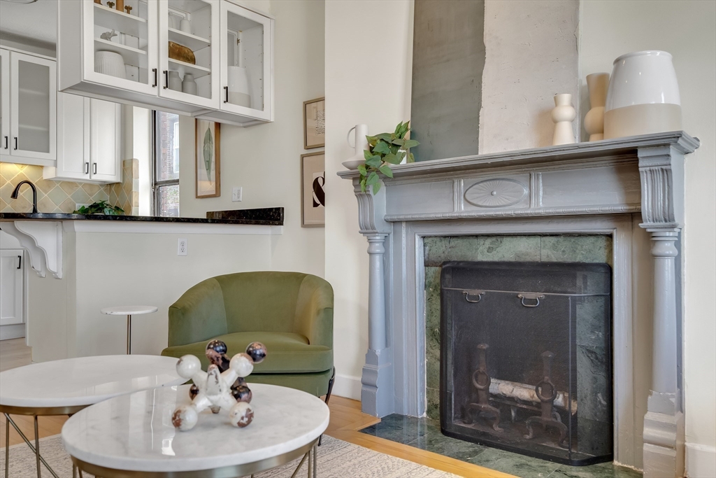 5 Albemarle St # 5