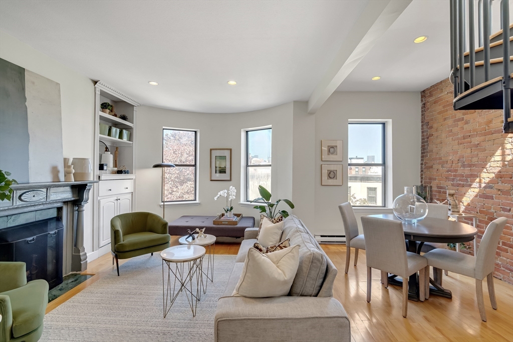 5 Albemarle St # 5