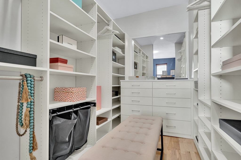 5 Albemarle St # 5