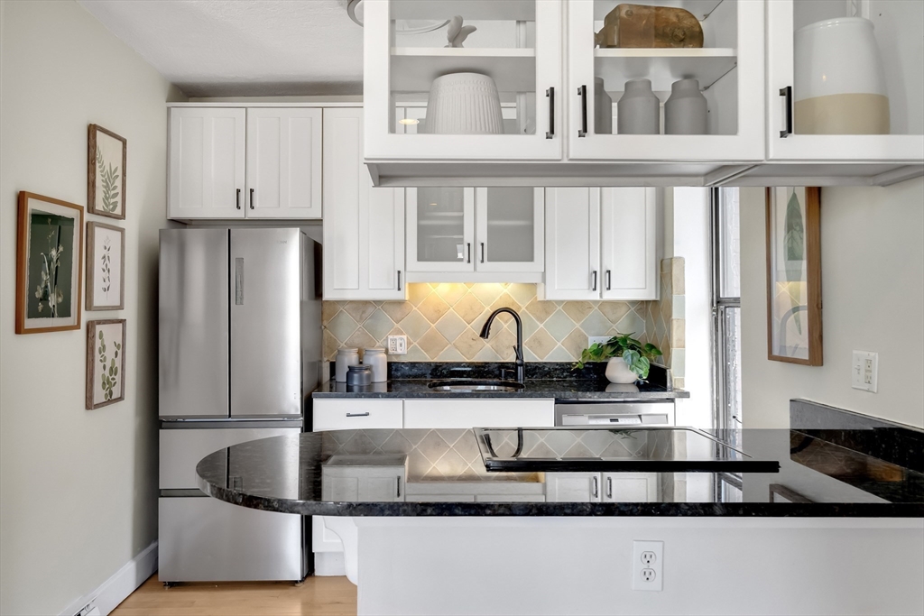 5 Albemarle St # 5