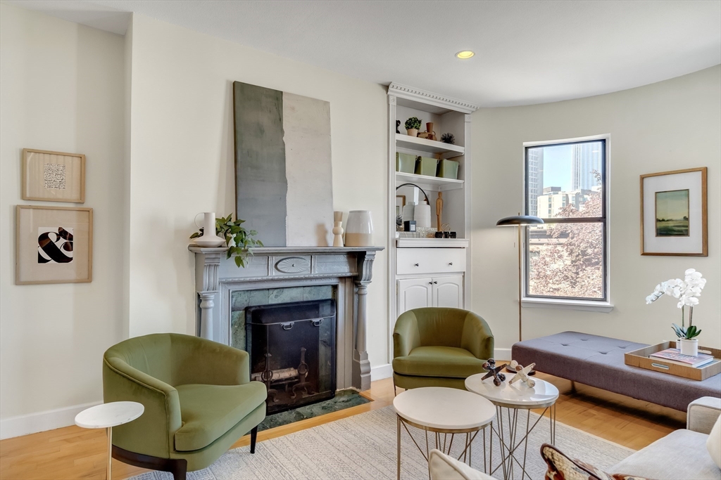 5 Albemarle St # 5