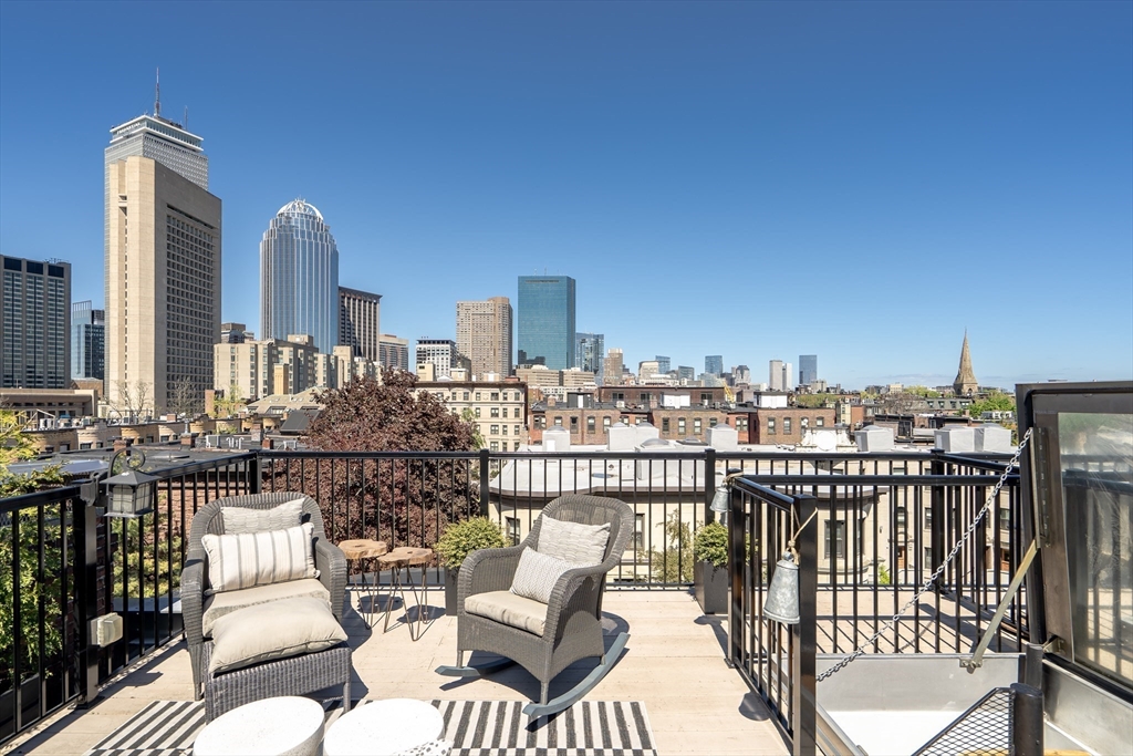 5 Albemarle St # 5