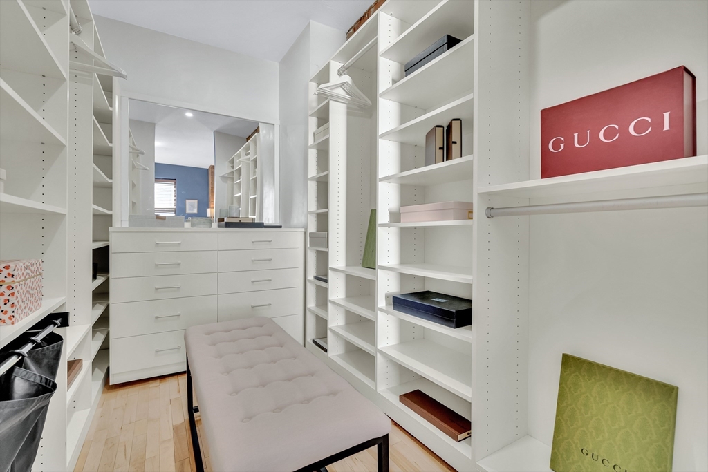 5 Albemarle St # 5