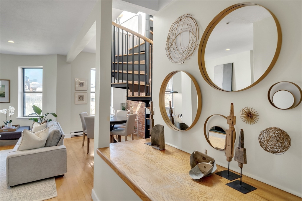 5 Albemarle St # 5