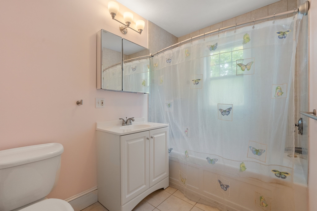 10-12 Richardson Ave # 2