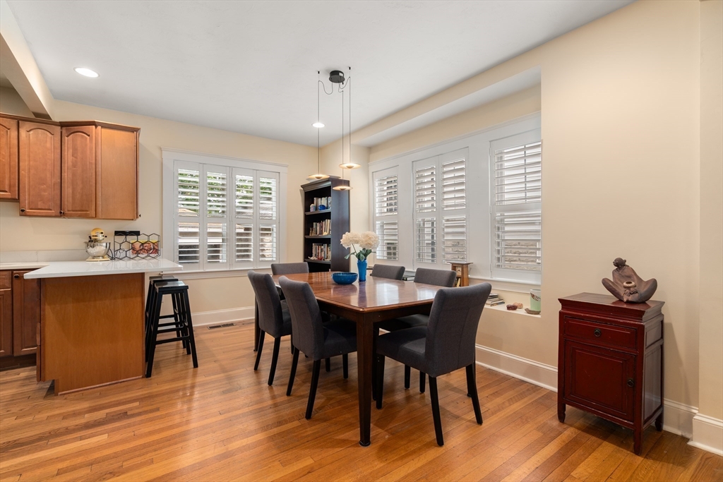 10-12 Richardson Ave # 2