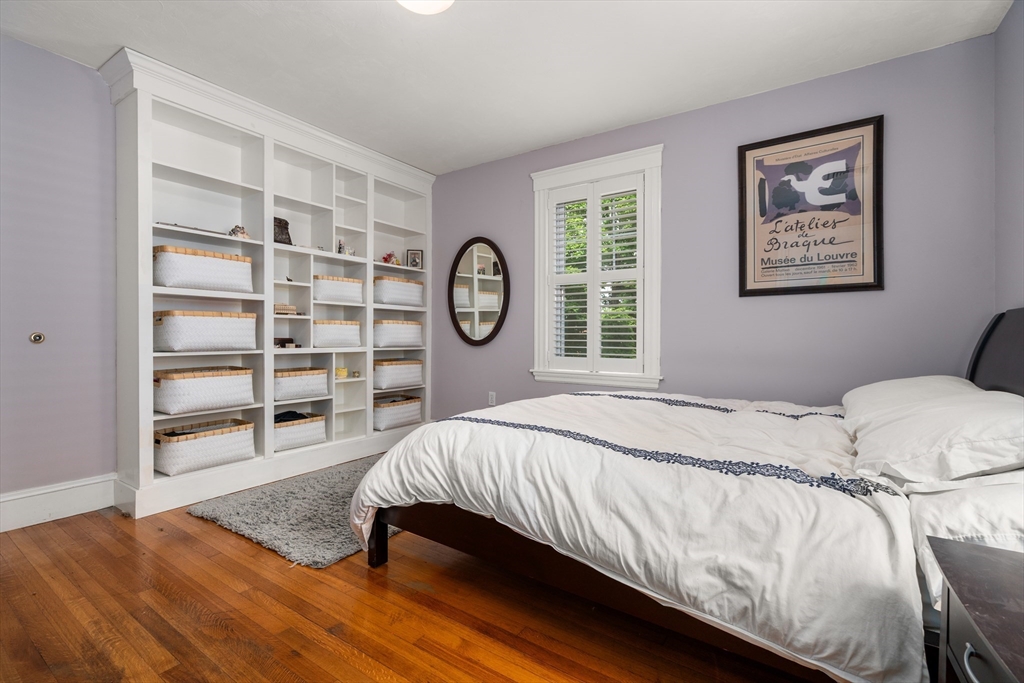 10-12 Richardson Ave # 2