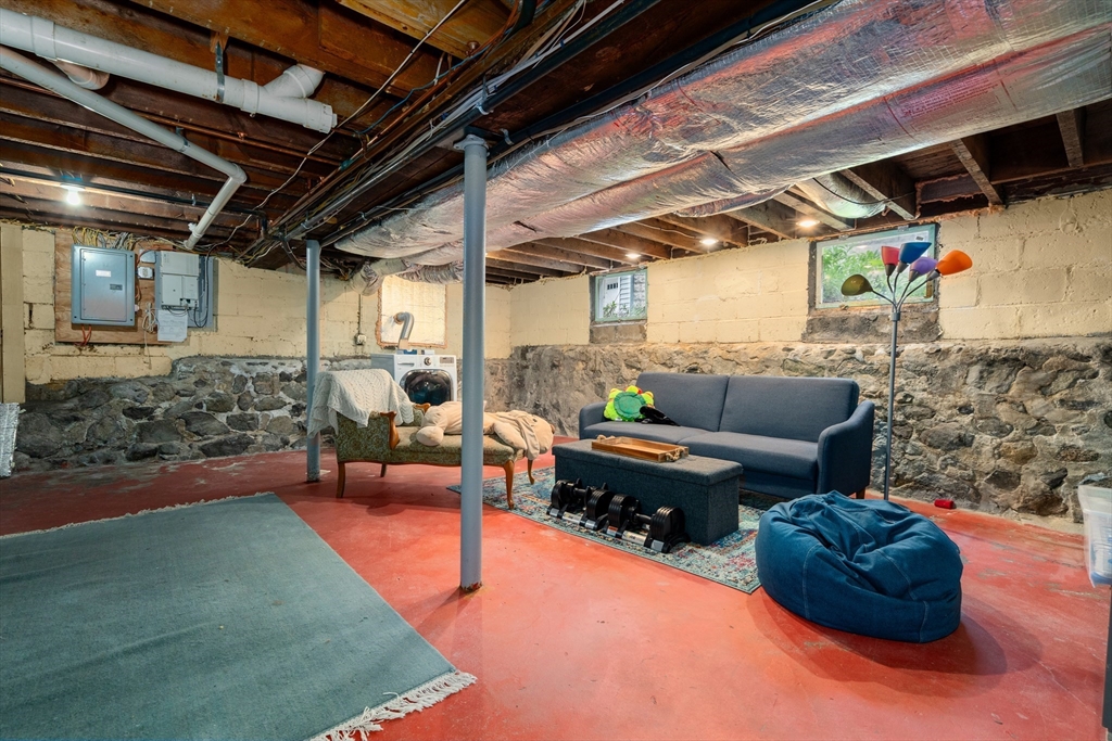 10-12 Richardson Ave # 2