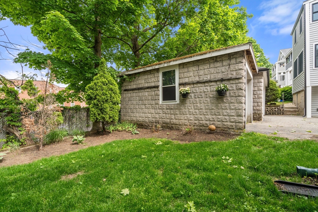 10-12 Richardson Ave # 2