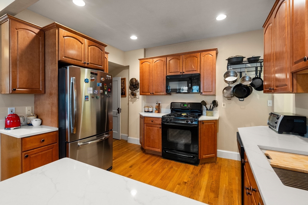 10-12 Richardson Ave # 2