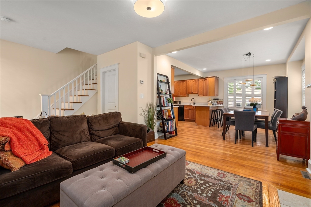 10-12 Richardson Ave # 2