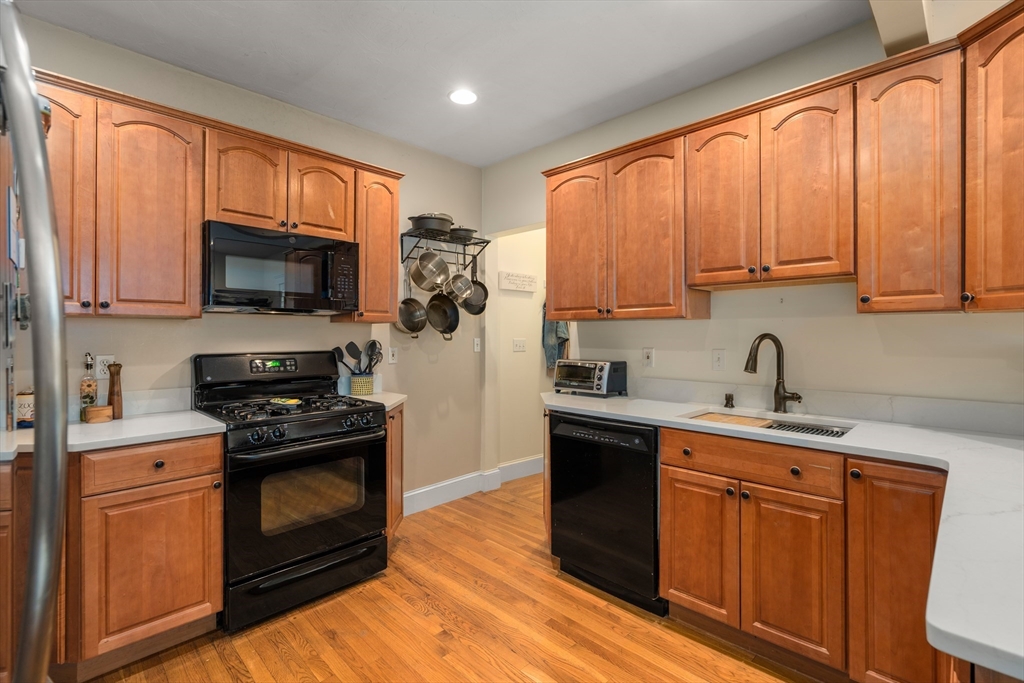 10-12 Richardson Ave # 2