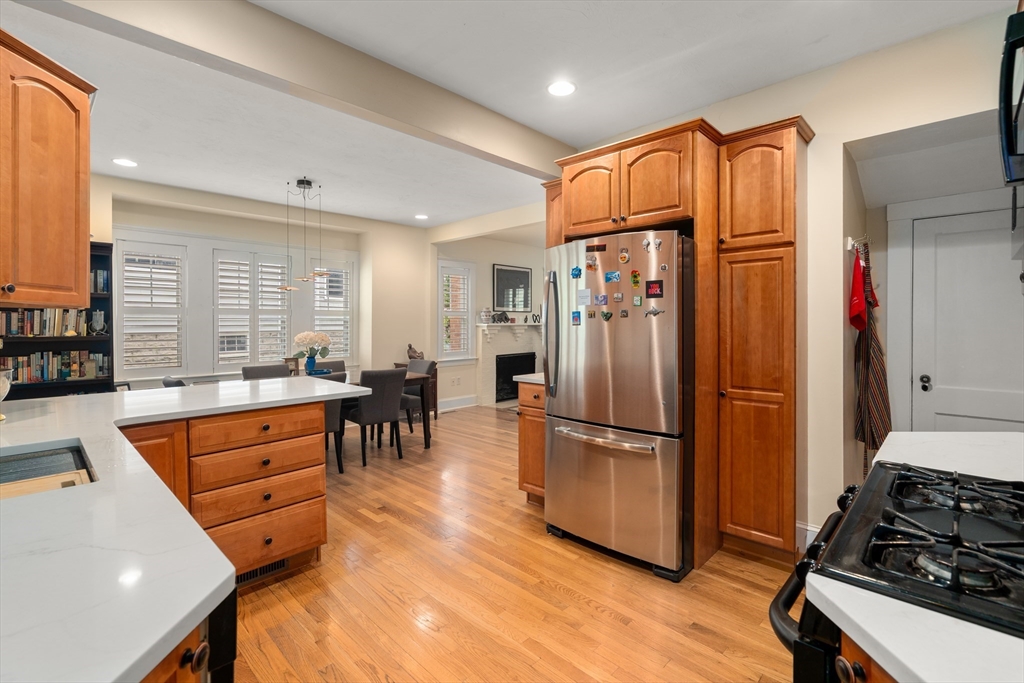10-12 Richardson Ave # 2